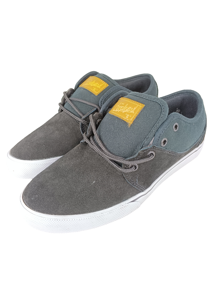 Globe Mahalo Black Tan Size 10 Shoes