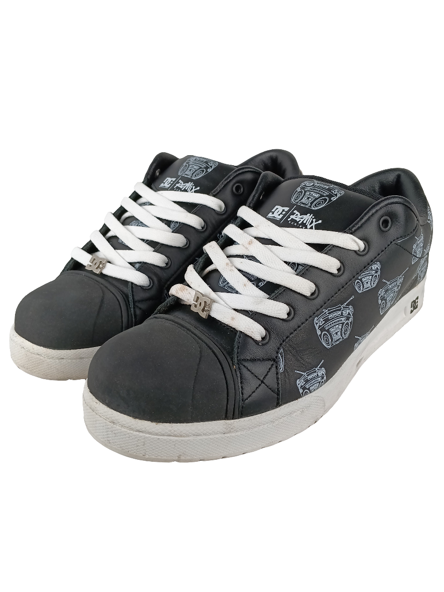 DC Trainer Remix X Travis Barker Black White Size 11 Shoes Pre Owned
