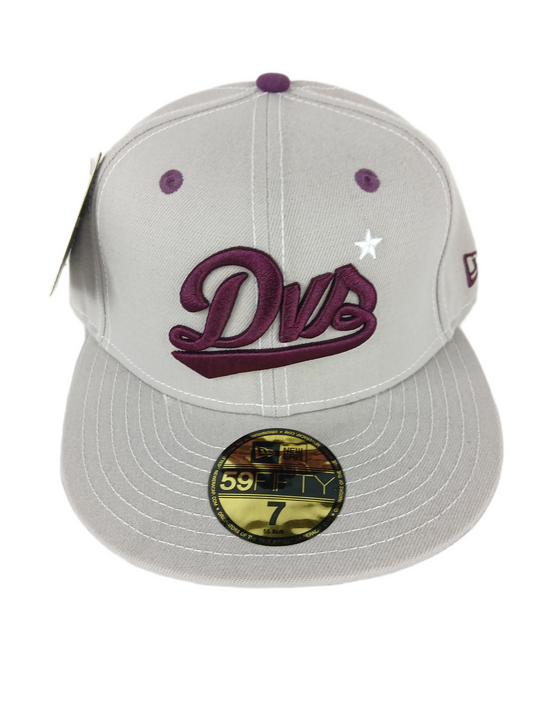 DVS X New Era 59Fifty Dvs Star Logo Burgundy Grey Size 7 55.8cm Vintage Fitted Hat