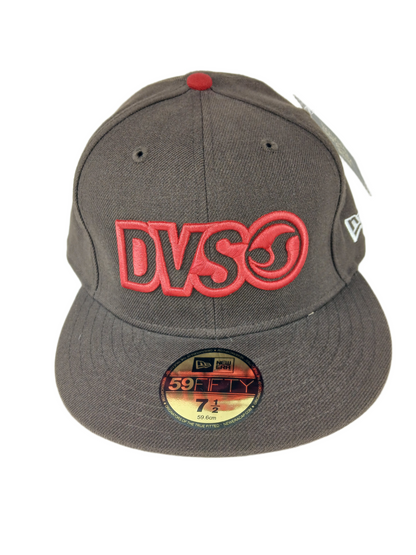 DVS X New Era 59Fifty Brown Red DVS Bar Logo Size 7 1/2 59.6cm Vintage Fitted Hat