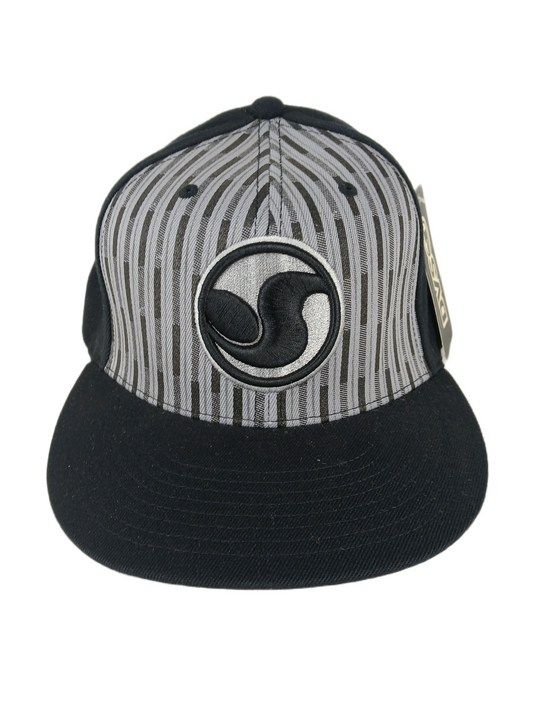 DVS Ratic Thick DVS Logo Black Silver Grey Lines Size L - XL Vintage Flexfit Original Hat