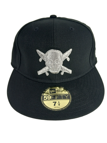 Fourstar X new Era 59Fifty Crailtap Skull & Crossboards Pirate Logo Black Silver Foil Size 7 1/4 57.7cm Vintage Fitted Hat