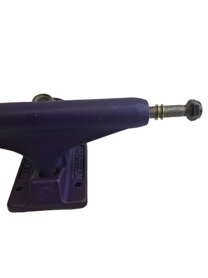 Independent Stage 11 Deep Purple Iron Cross Anodized Series 139 8.0" Axle Vintage NOS Trucks 2013