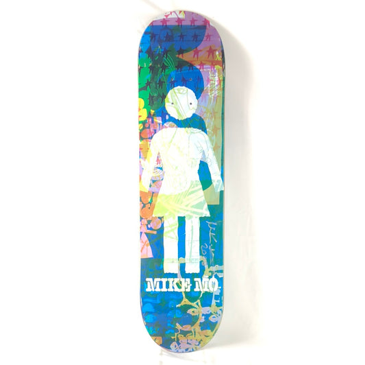 Girl Mike Mo Girl Logo With Faces in Background Signed in 2008 Blue/Green/White/Yellow Size 7.75 Skateboard Deck