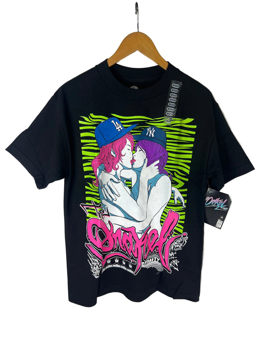 LA The Orakel Dynasty Kiss Black Neon Multi Size M S/s Vintage Shirt