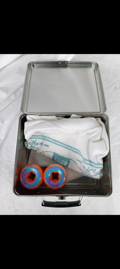 OJ Wheels Chet Childress Luda Crooks Out To Lunch Metal Lunchbox Comes With 53mm OJ Out To Lunch Graphic Wheels And Out To Lunch White Blue Mens Size Large S/s Shirt Vintage Lunchbox Set